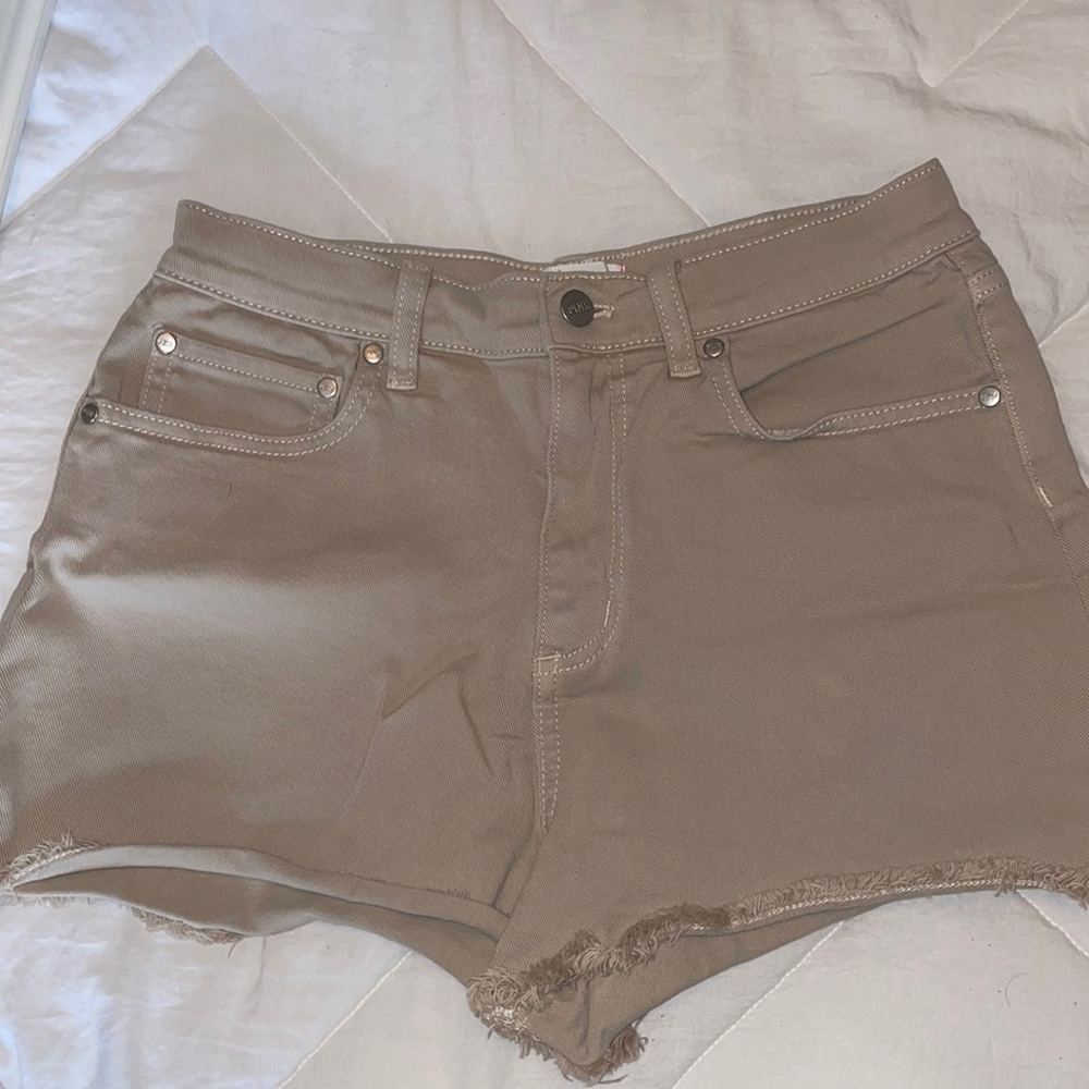 PINK SIZE 8 BEIGE CUTOFF SHORTS